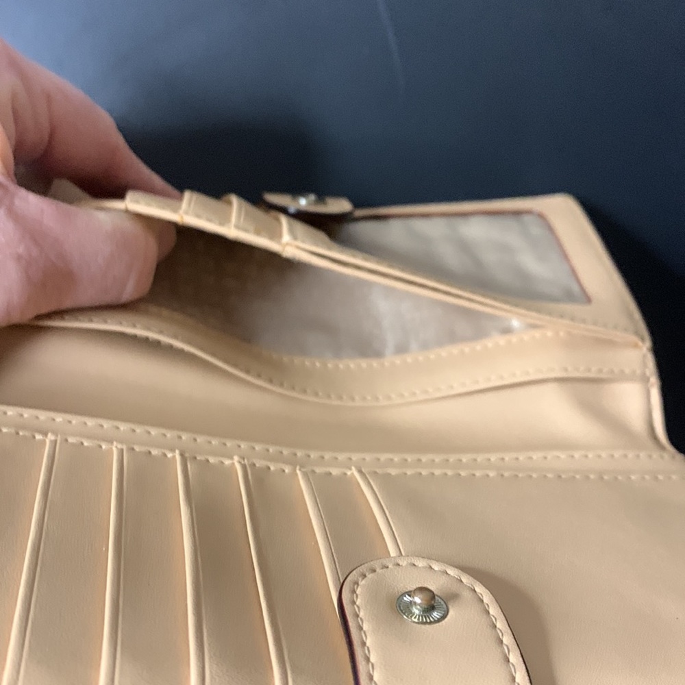 Kate Spade Wallet - Picture 6 of 6